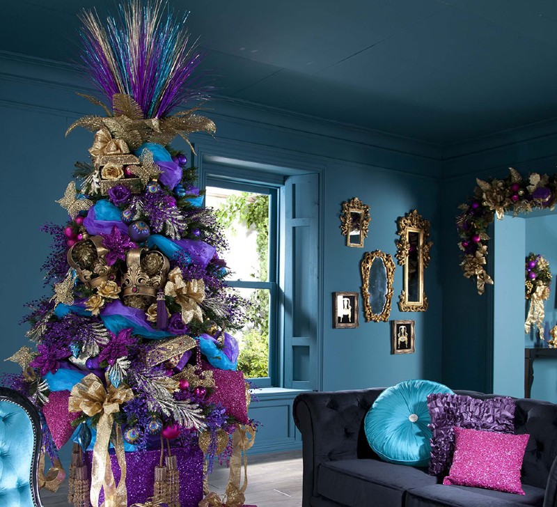 redecorating your tree with recycled materials