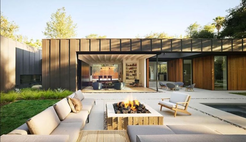deck house with firepit