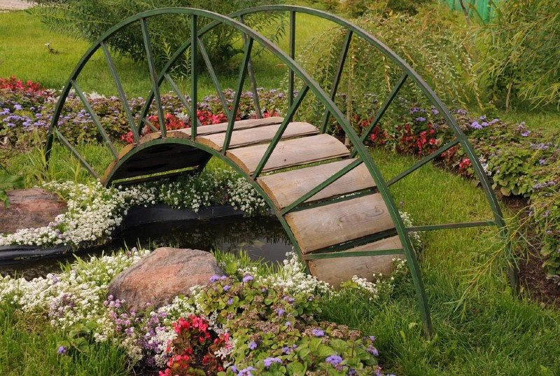 iron arched and wooden bridge