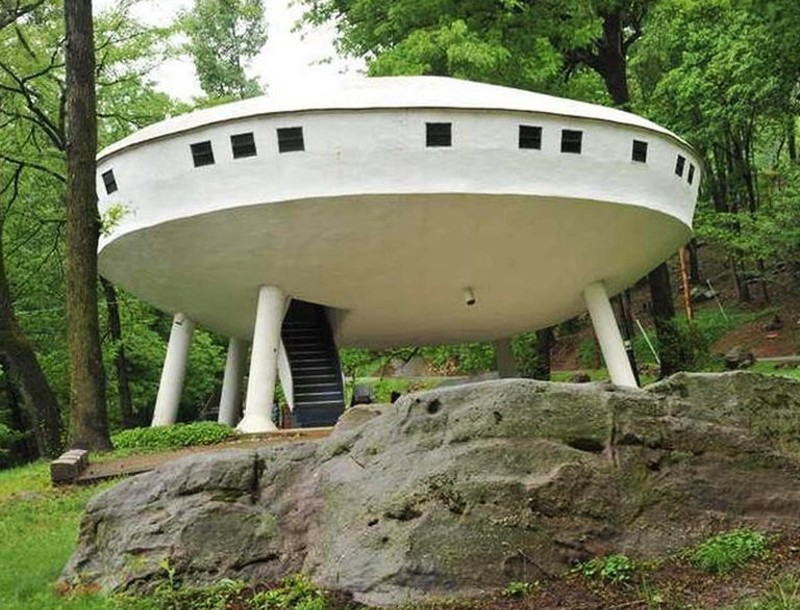 The Tennessee Spaceship House