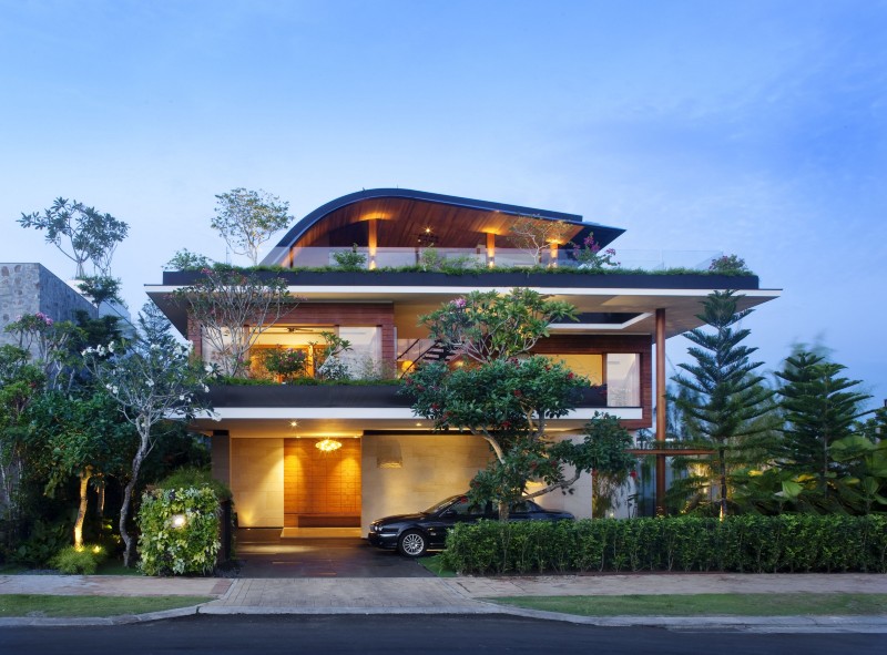 Meera Sky Garden House in Singapore by Guz Architects