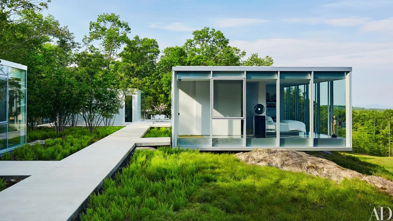 glass house in Hudson Valley