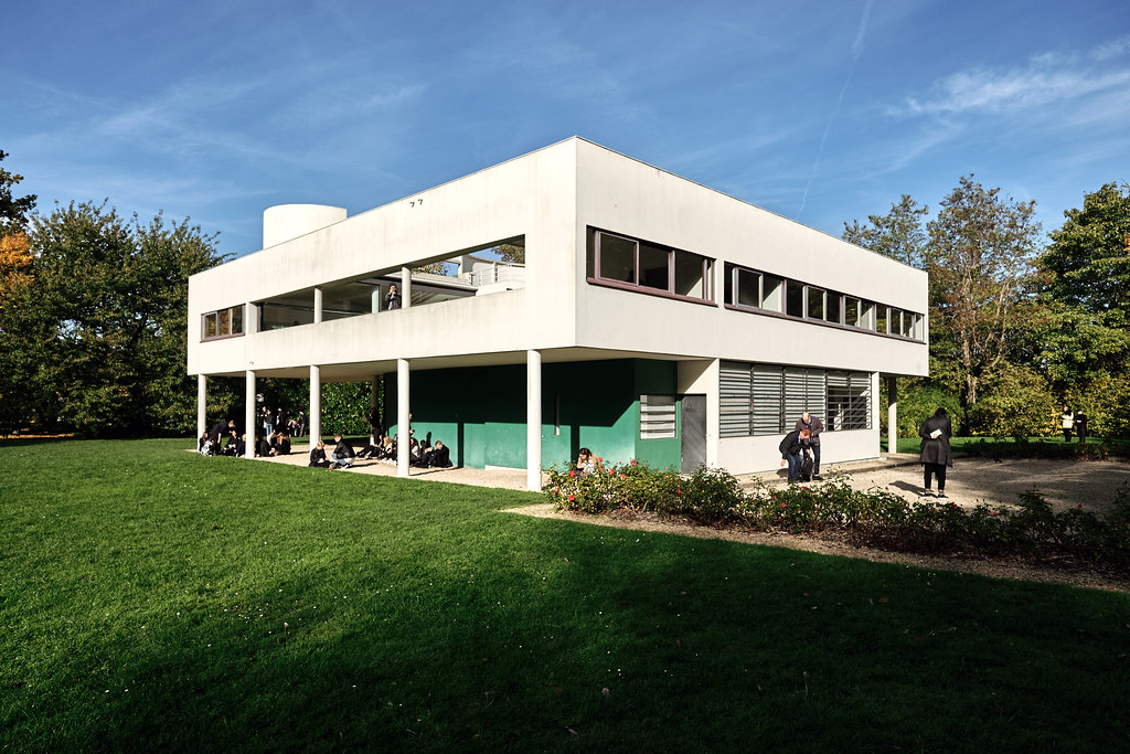 Villa Savoye by Le Corbusier @August Fischer (flickr)